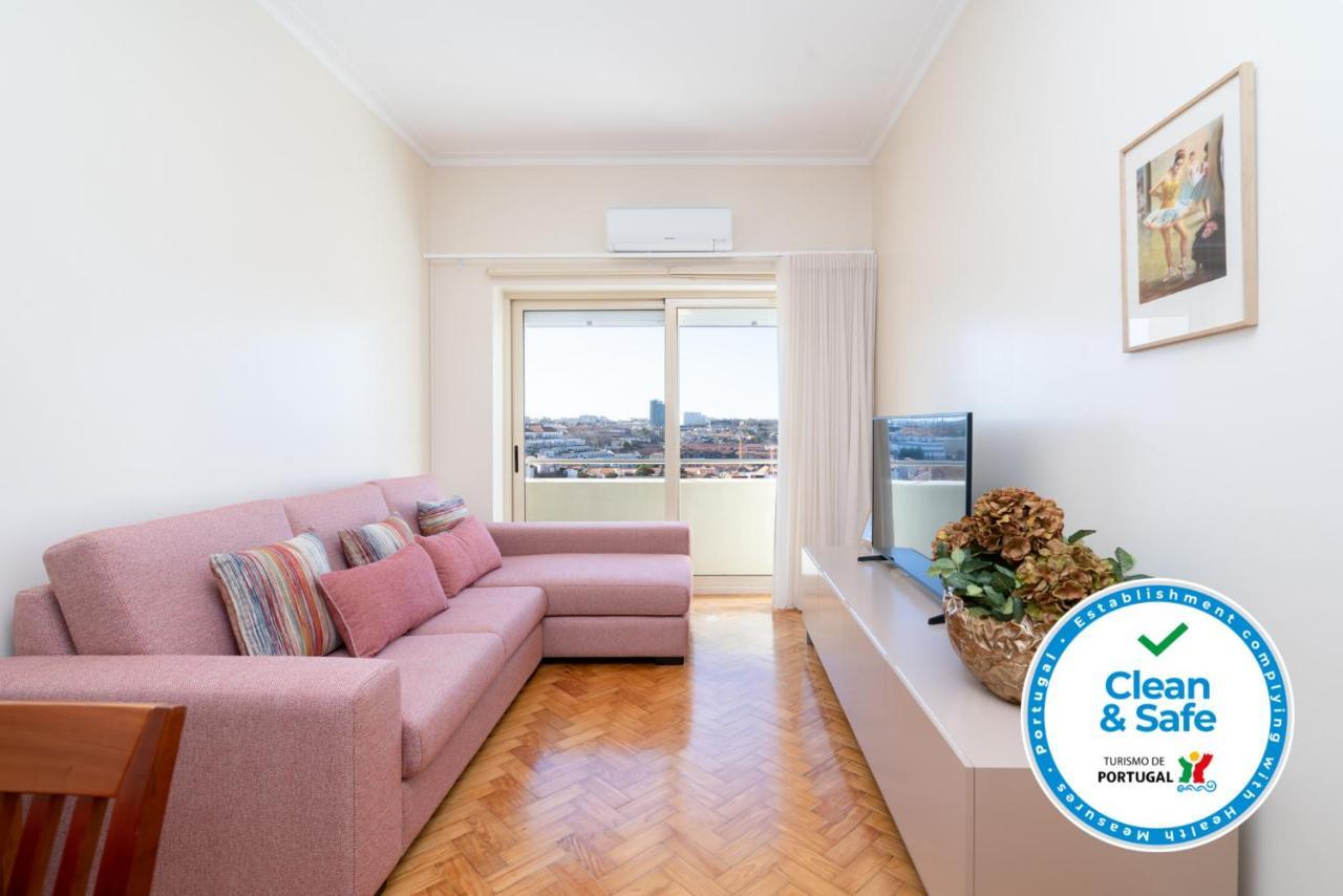 Host Wise - Lovely Bright Flat - Instaworthy City View Βίλα Νόβα ντε Γκάια Εξωτερικό φωτογραφία